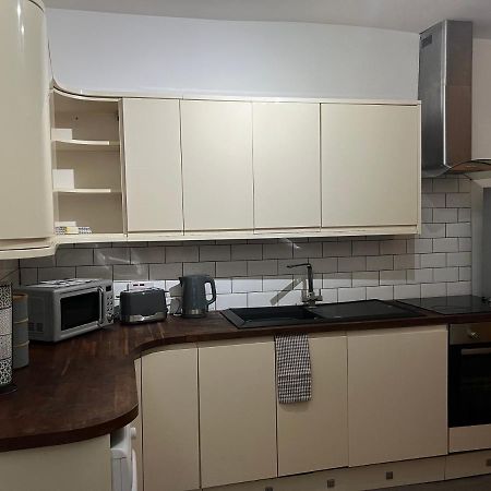 Ground Floor Two Bed Cairo Street Appartement Warrington Buitenkant foto