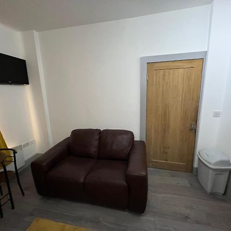 Ground Floor Two Bed Cairo Street Appartement Warrington Buitenkant foto