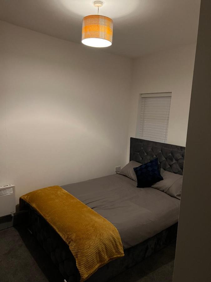 Ground Floor Two Bed Cairo Street Appartement Warrington Buitenkant foto
