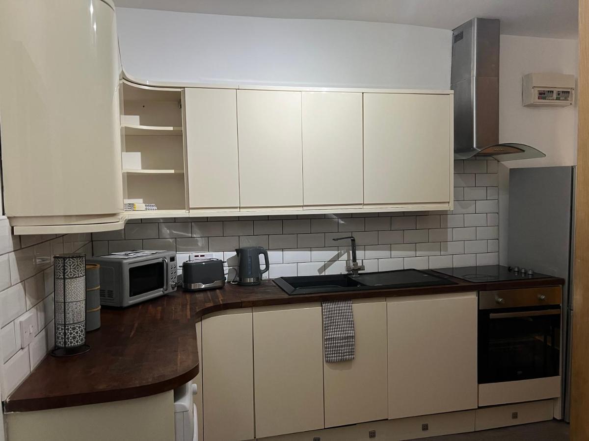 Ground Floor Two Bed Cairo Street Appartement Warrington Buitenkant foto