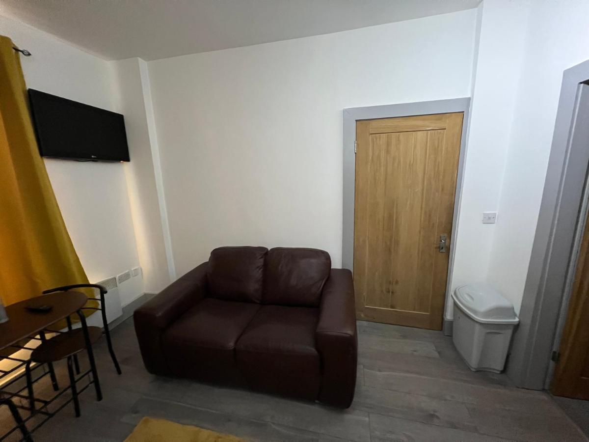 Ground Floor Two Bed Cairo Street Appartement Warrington Buitenkant foto
